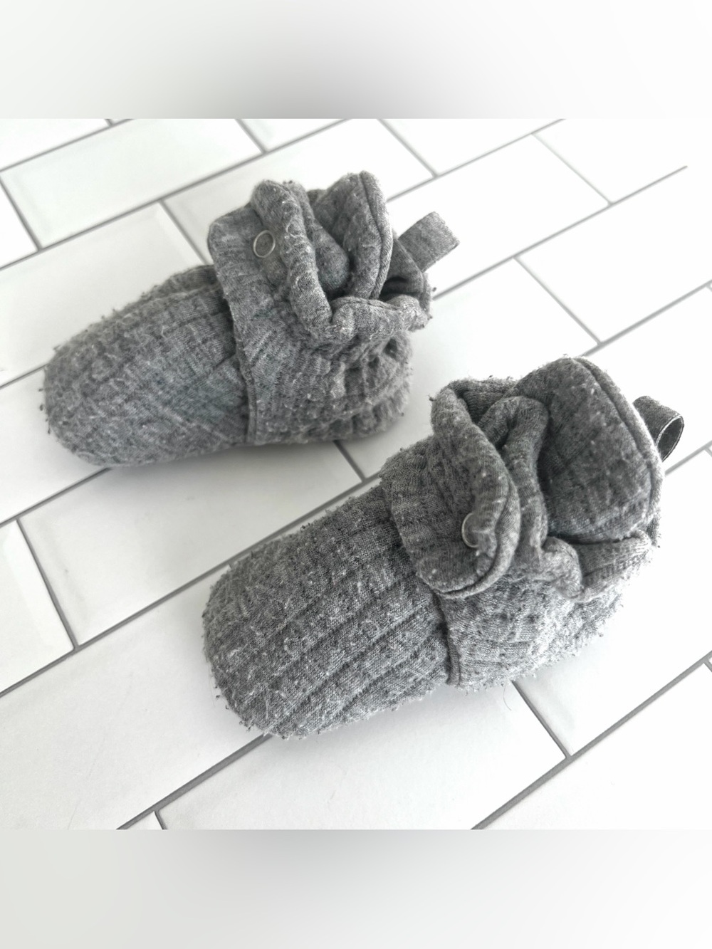 12-18M🩶 Robeez Koda Gray Quilted Baby Snap Booties Early Walker